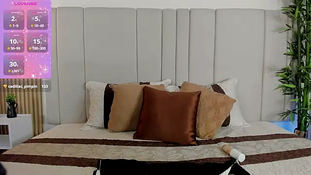 Victoria_Rosee webcam