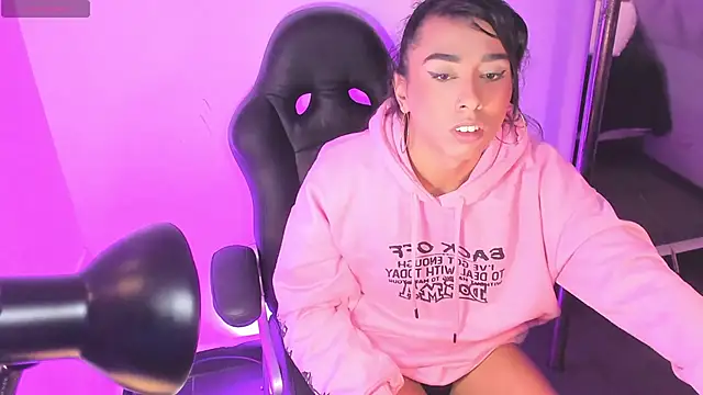 Daniiela_Ember webcam