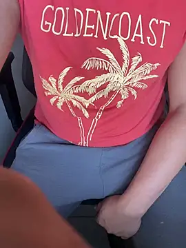 Gusta_bi live sex cam