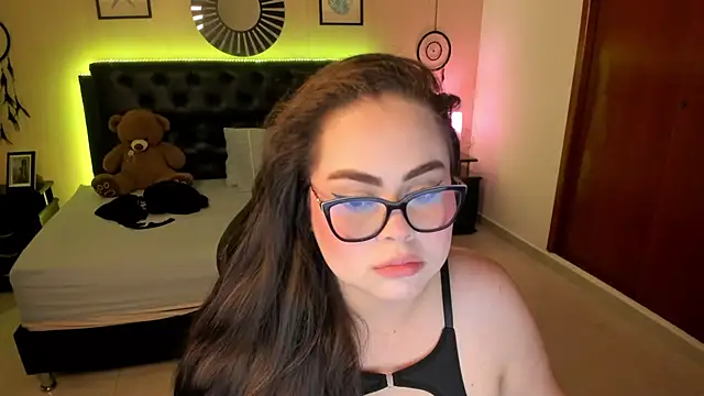 lolavillalobos - LolaVillalobos's free webcam - UK Sex Cams