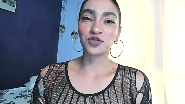 Leamonroe__ webcam