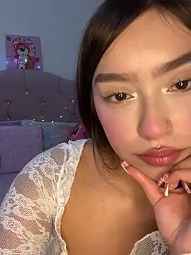 miakittyyy - Miakittyyy's free webcam - UK Sex Cams