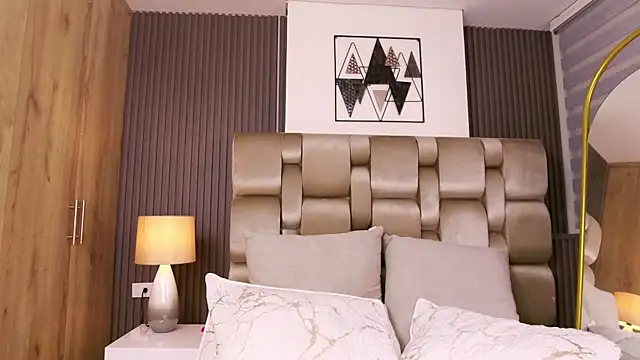 xxmile - XXMILE's free webcam - UK Sex Cams