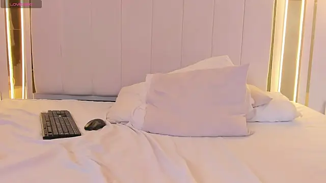 naughtyrose_vc webcam