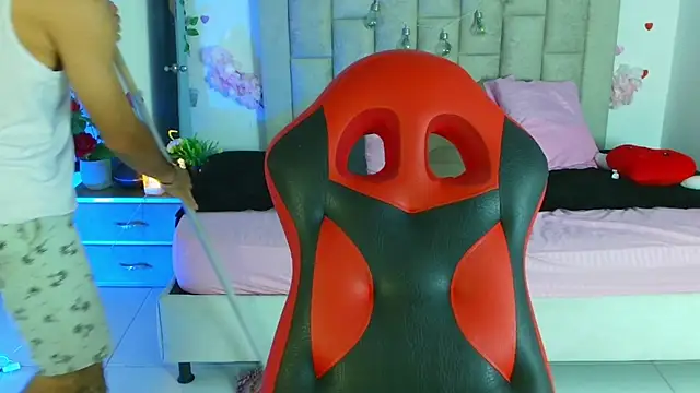 caius_fox (M young) - cum public