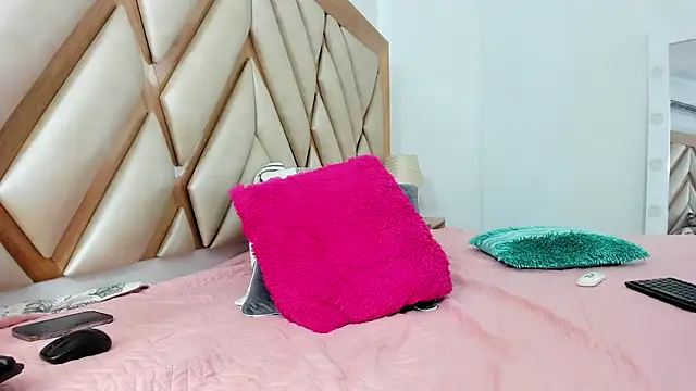 briana_wonder69xxx webcam