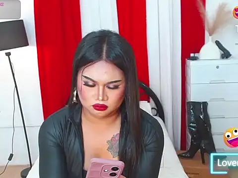 QUEENBee_Olivia webcam