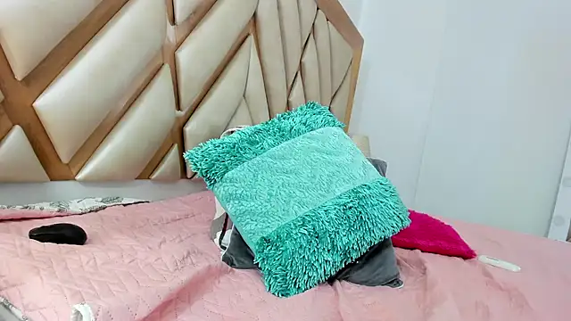 briana_wonder69xxx webcam