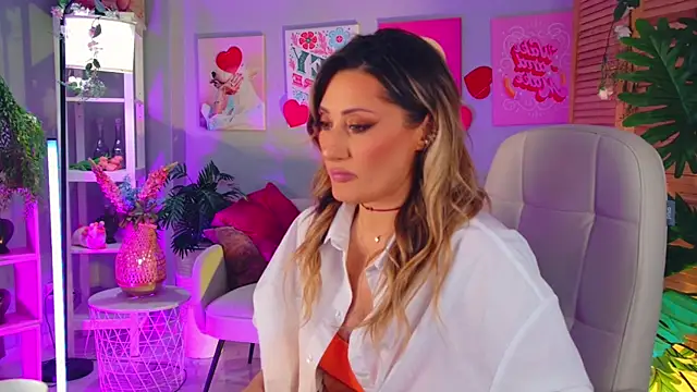 SarahAlluring webcam