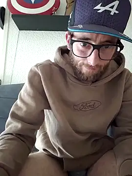 nymphomaniecouple (M young) - Déshabille moi