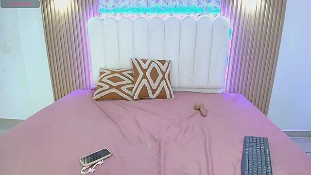 allyson_nahid webcam