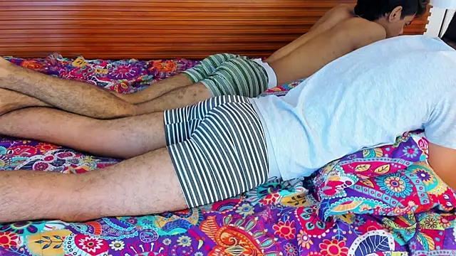 peakk_twiinns - Peakk_twiinns's free webcam