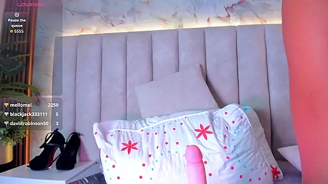 PixzyMartinez webcam