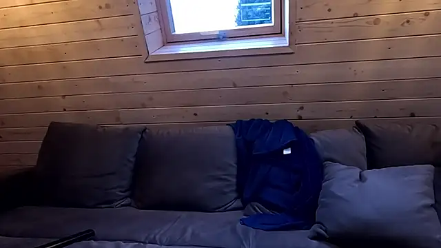 gold_alpha_boy (M young) - Who is the next King of the room?