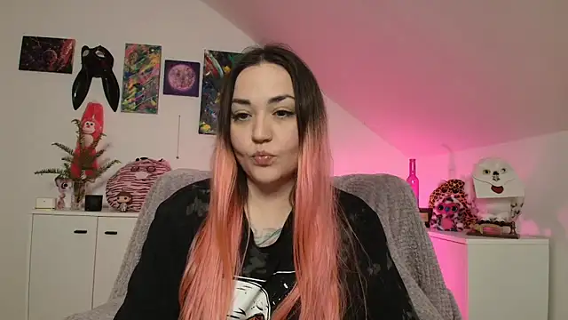 PinkHurricaneOfficial webcam