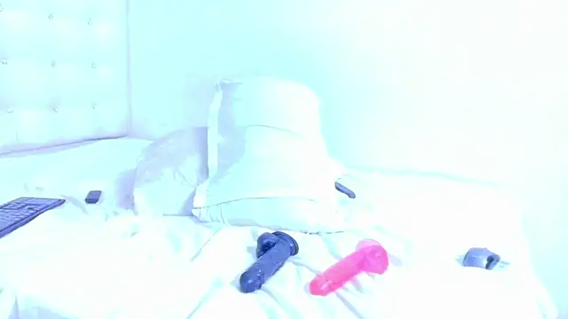 tinyy_whore18 webcam