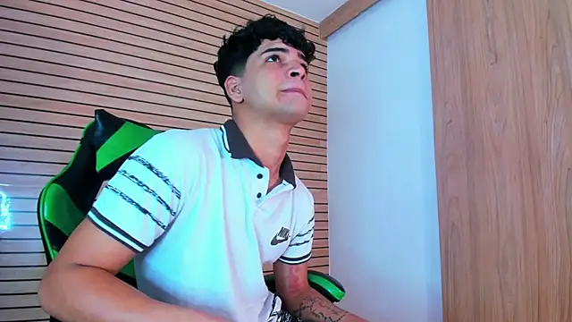 Alejandro_12314 webcam