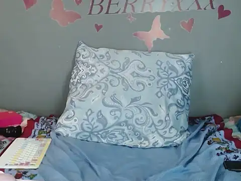 SWEETBERRYxXx webcam