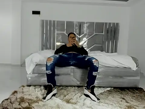 master_leather webcam