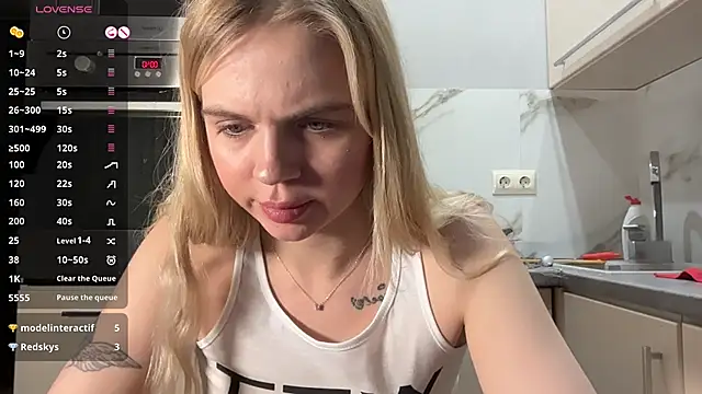 AlexaDeviliciouss webcam
