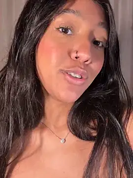 Webcam Model (Kaiisa_) is live