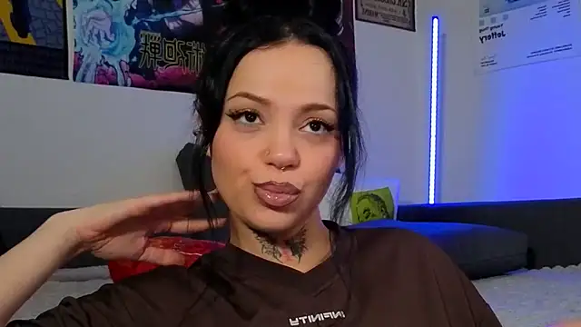 KiraQuinn1 webcam