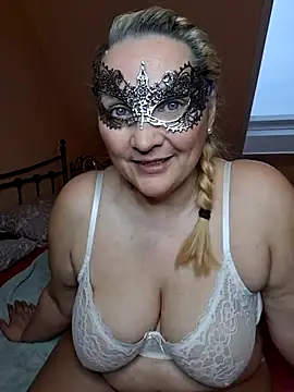 MaskedQueen77 webcam