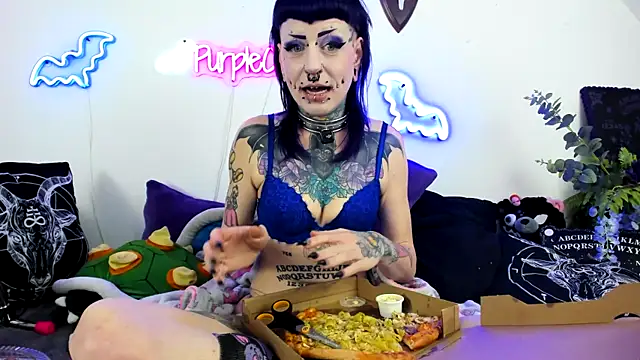 Purple_Coffin666 webcam