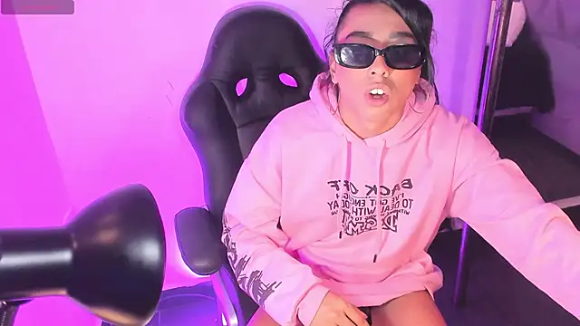 Daniiela_Ember webcam