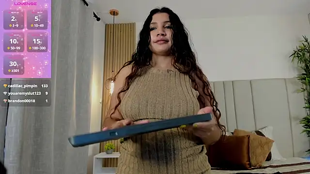 Victoria_Rosee webcam