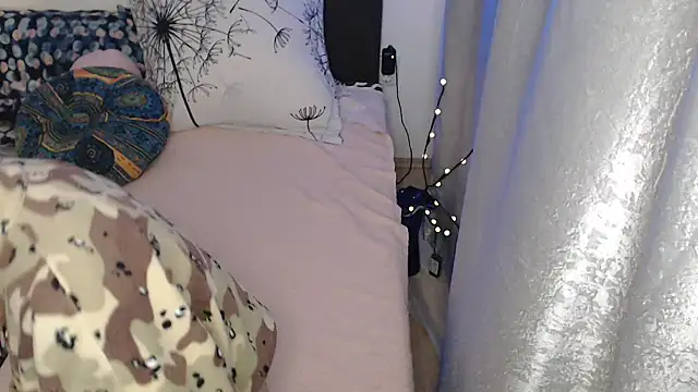 AlienforTwenty webcam