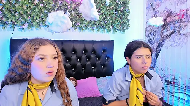 valeria_and_zoe webcam