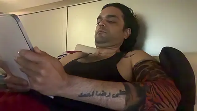 kungfupanda001 - KungFuPanda001's free webcam - UK Sex Cams