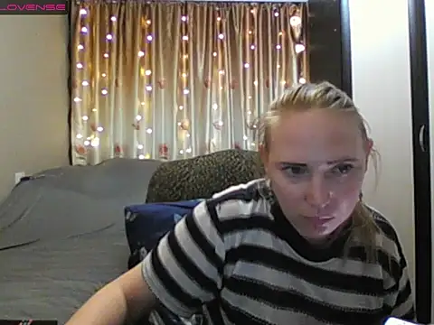 JenniDeep webcam