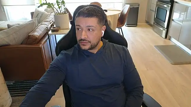 HungandThickLatin webcam