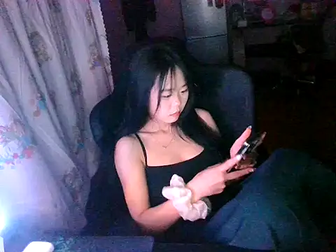 emely-lysea - Emely-lysea's free webcam - UK Sex Cams