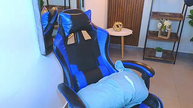 Kenya--Buhle live sex cam