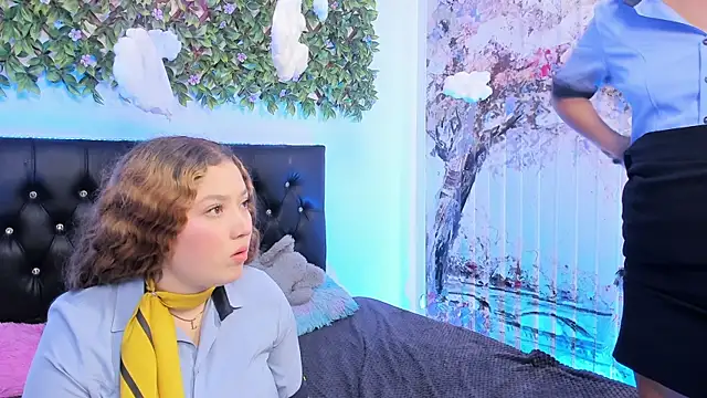 valeria_and_zoe webcam