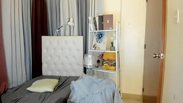 davincihugecock live sex cam