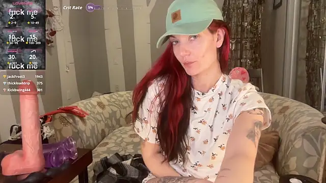 YourFavCanadianMILF webcam