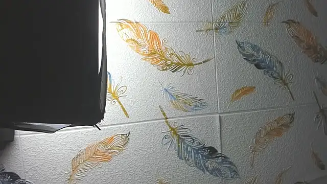 musa_levass_happy webcam