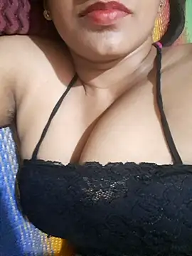 Webcam Model (MILFybar)  is live.Free join now!