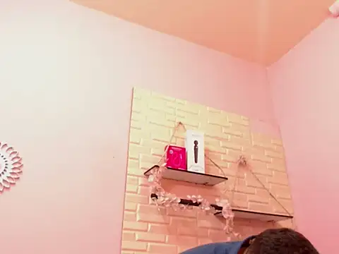 Aronandmoli69 webcam