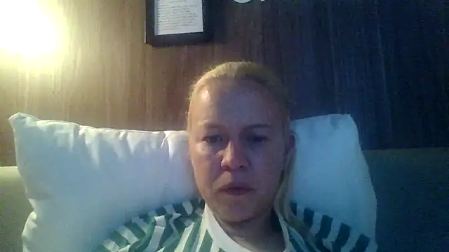 jennyblondeuk webcam