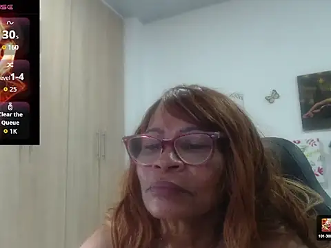 BustyMilf_ webcam