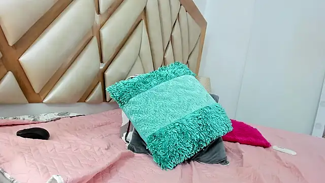 briana_wonder69xxx webcam