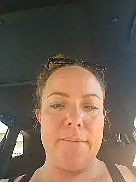 Webcam Model (julimonroe)  is live.Free join now!