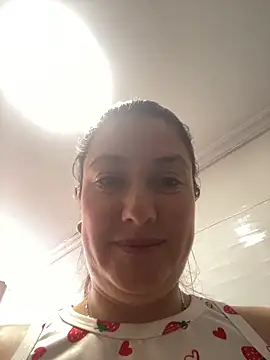 Webcam Model (Abby-LS)  is live.Free join now!