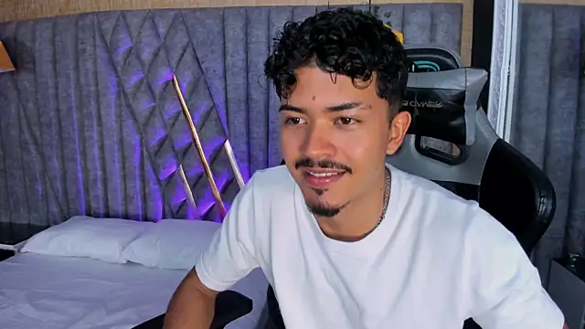 NicolaiKarav live sex cam