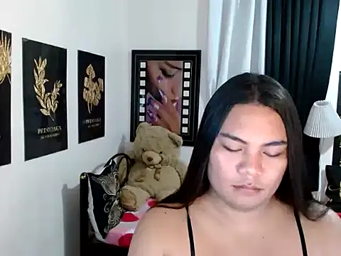 TSbrianaHugeCock webcam